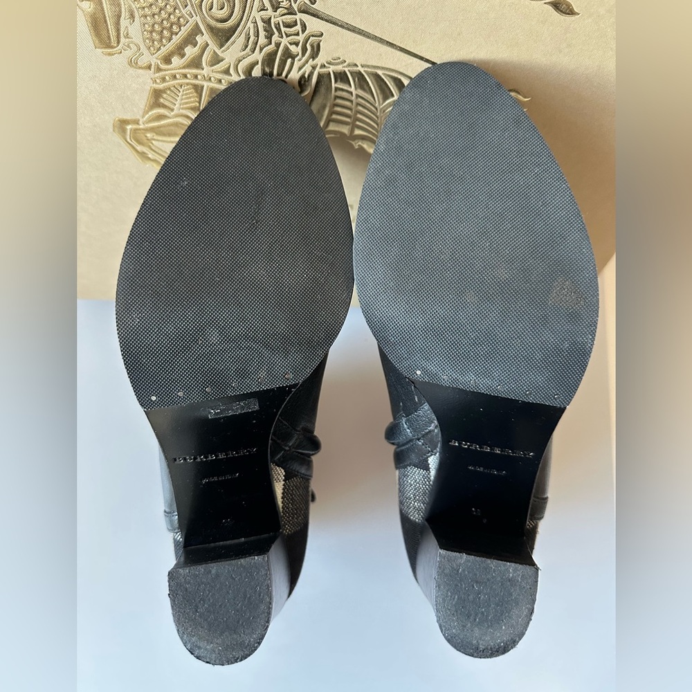 Burberry Black and Beige Ankle Booties They Are Beautiful But A Tad Small For Me - Picture 13 of 16